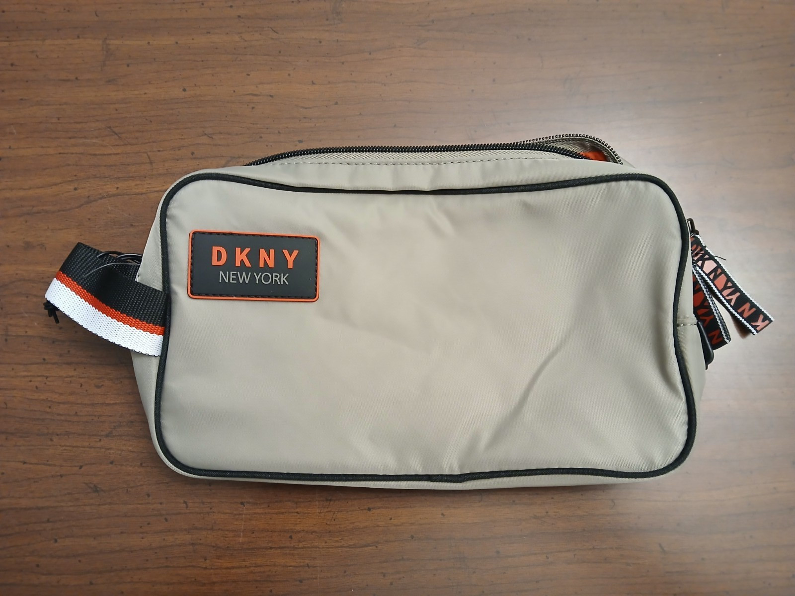 DKNY Men’s Dopp Kit Toiletry Bag w Double Zip New with Tag Tan or Toffee