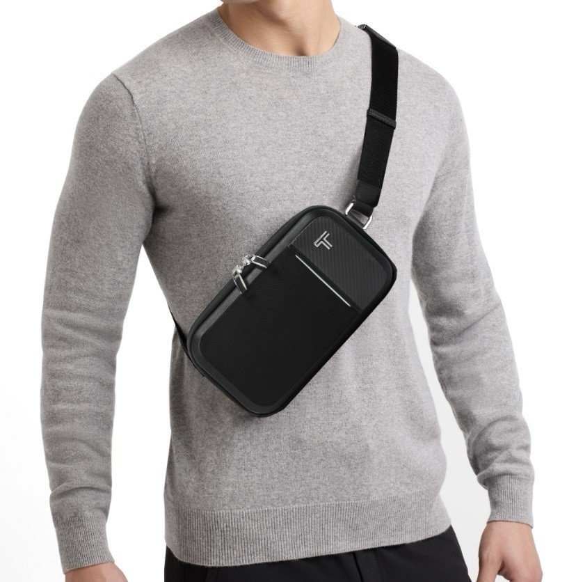 TUMI ARRIVE Mesina Compact Sling $595 Black