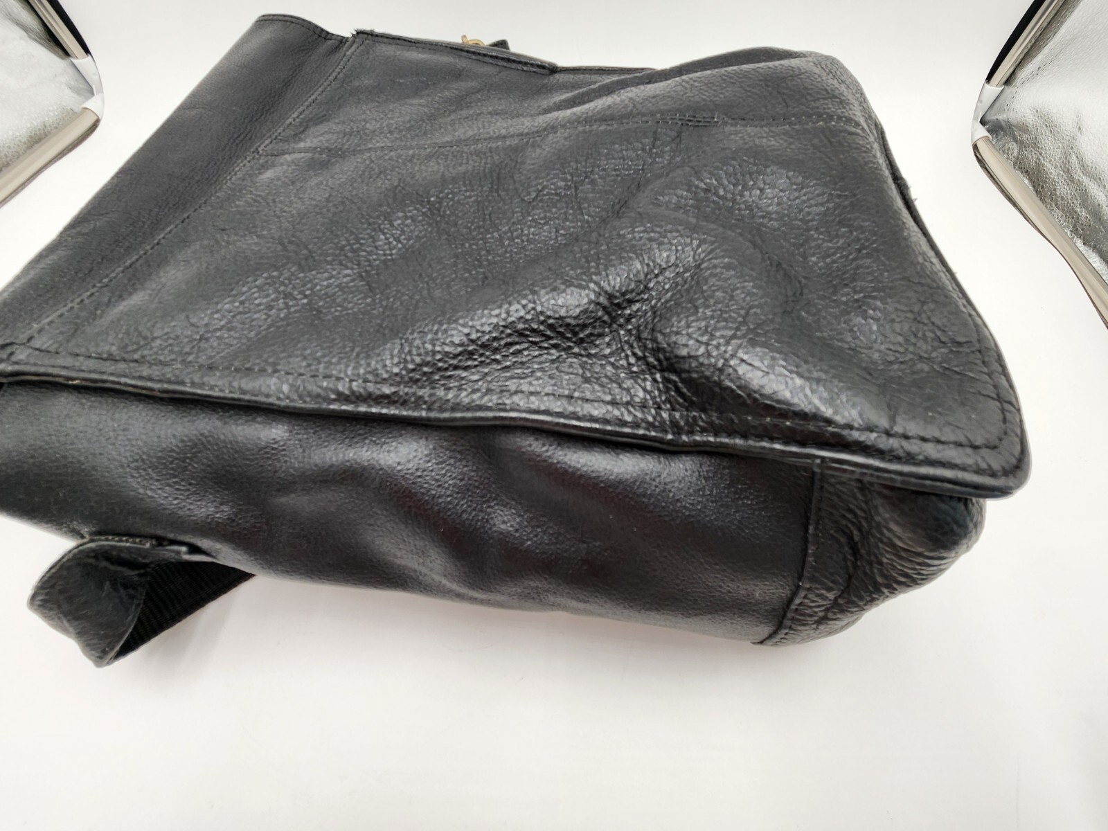 Vintage Wilsons Black Leather Messenger Bag Crossbody Strap Flap Close 12x12x5