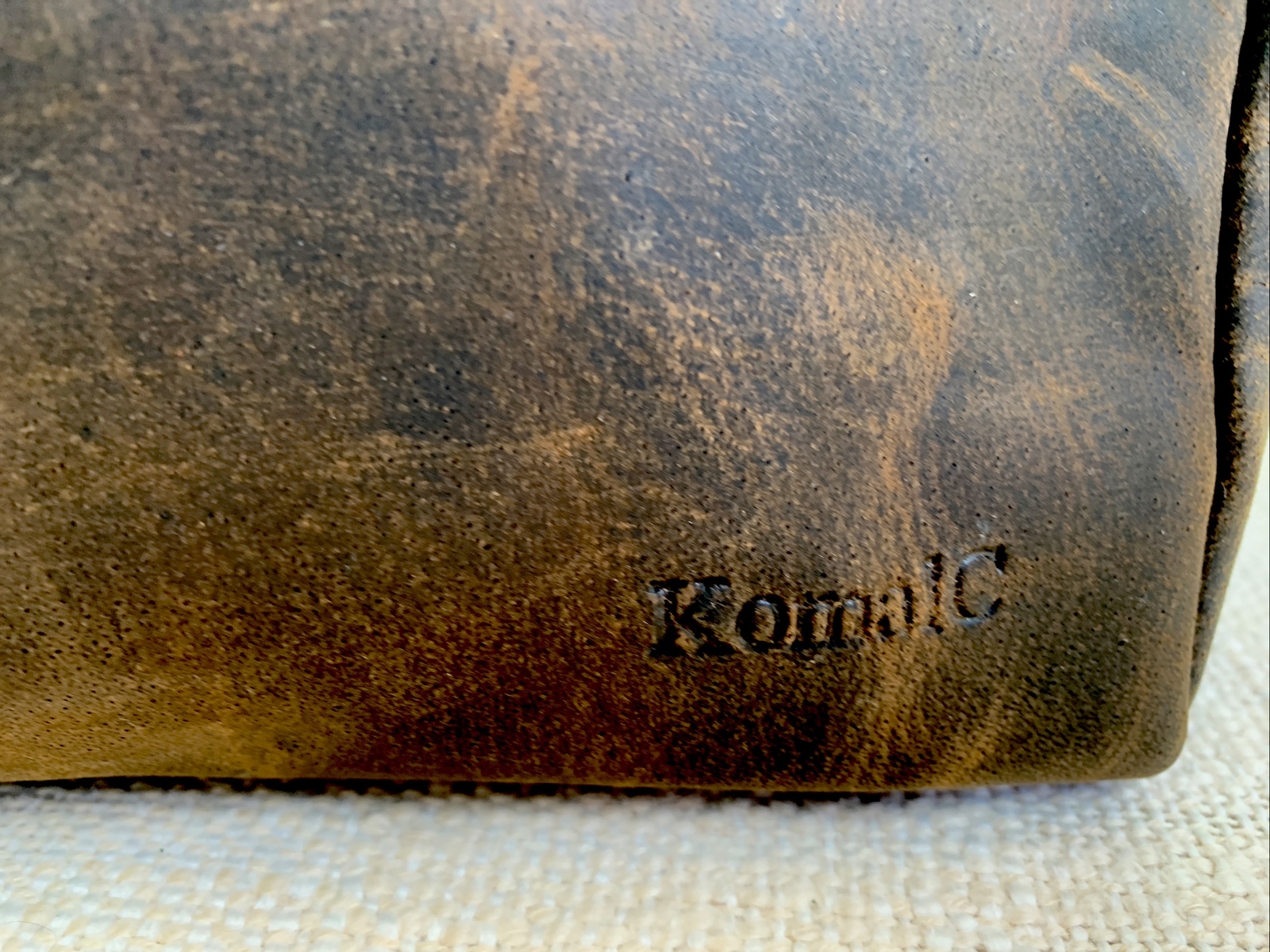 NEW Komalc Premium Buffalo Distressed Leather Toiletry Bag Travel Dopp Kit Mens