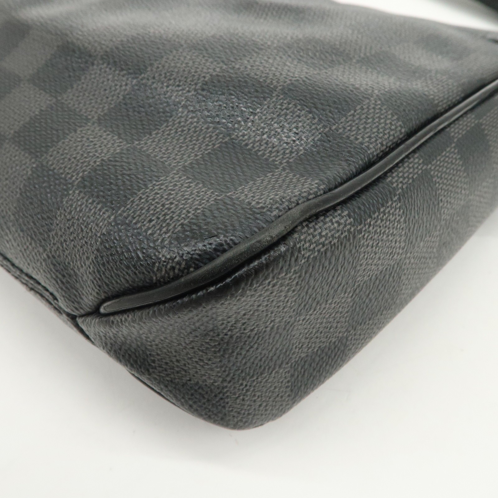 Louis Vuitton Damier Graphite District PM Shoulder Bag Noir N41260 Auth Used F/S
