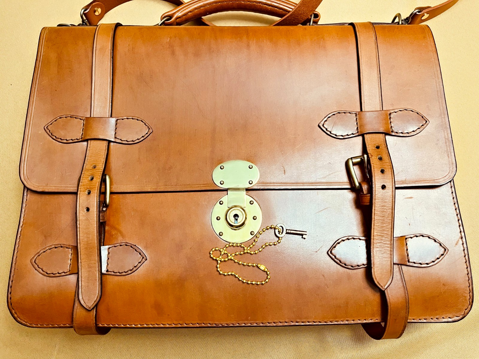 MACKENZIE “OFFICERS” Tan Bridle Leather Briefcase / Messenger Bag – SCOTLAND