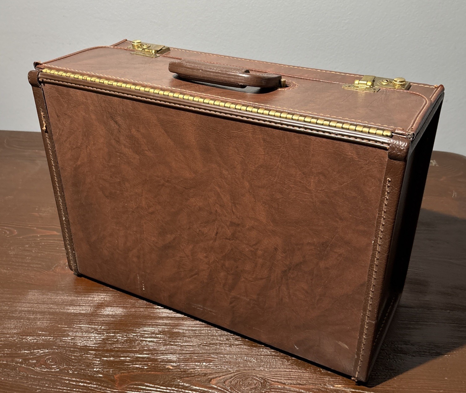 Vintage Stebco Tufide Pilot Hard Case Briefcase Brown Made USA No Key 18”x13”x8”