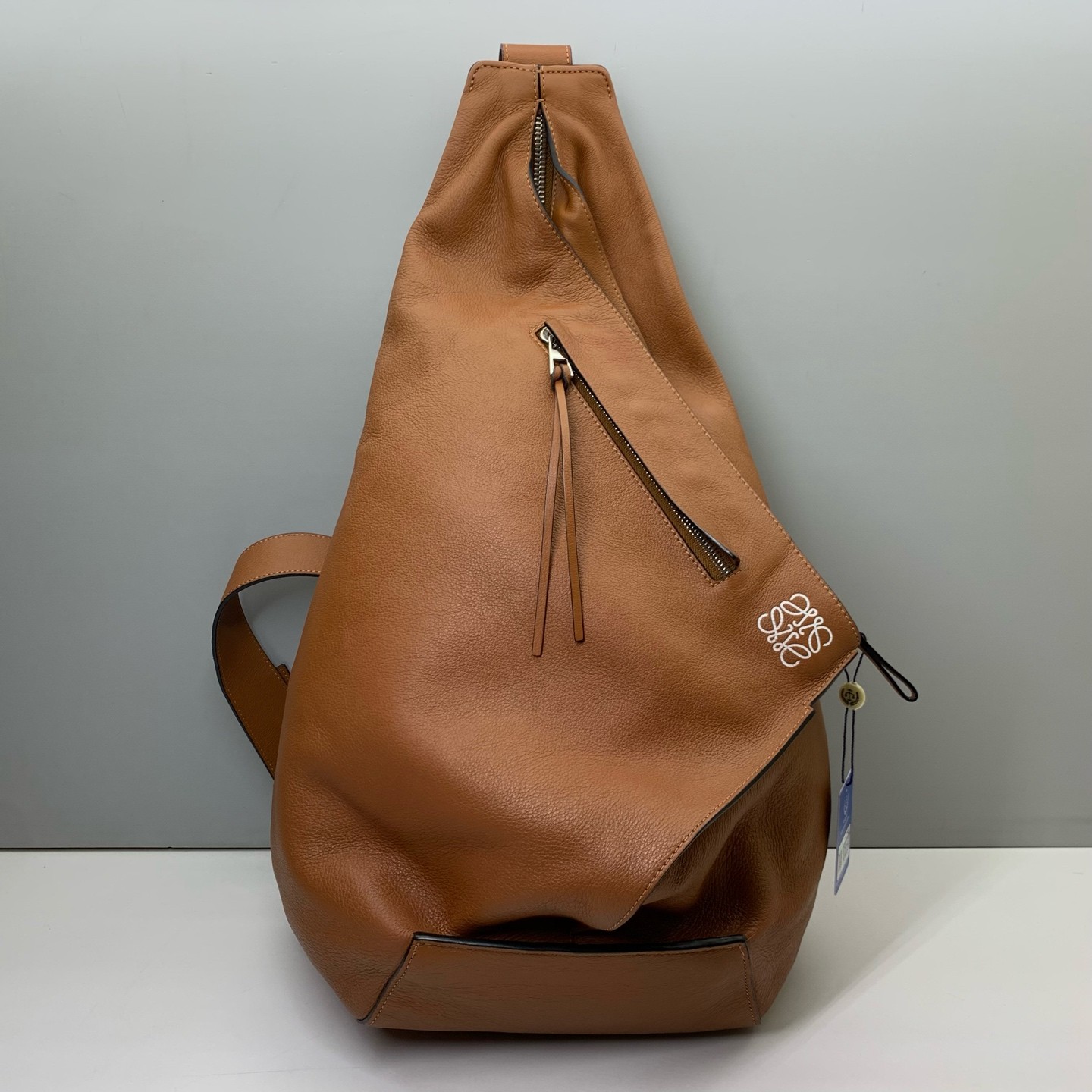 Loewe Pre-Owned Authentic Crossbody Brown Leather 44x28x22cm