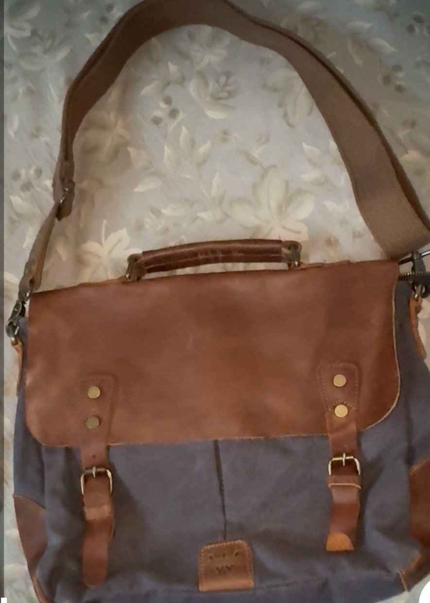 WOWBOX Brown Messenger Bag Adjustable Strap Magnetic Zip Inner Outer Pockets