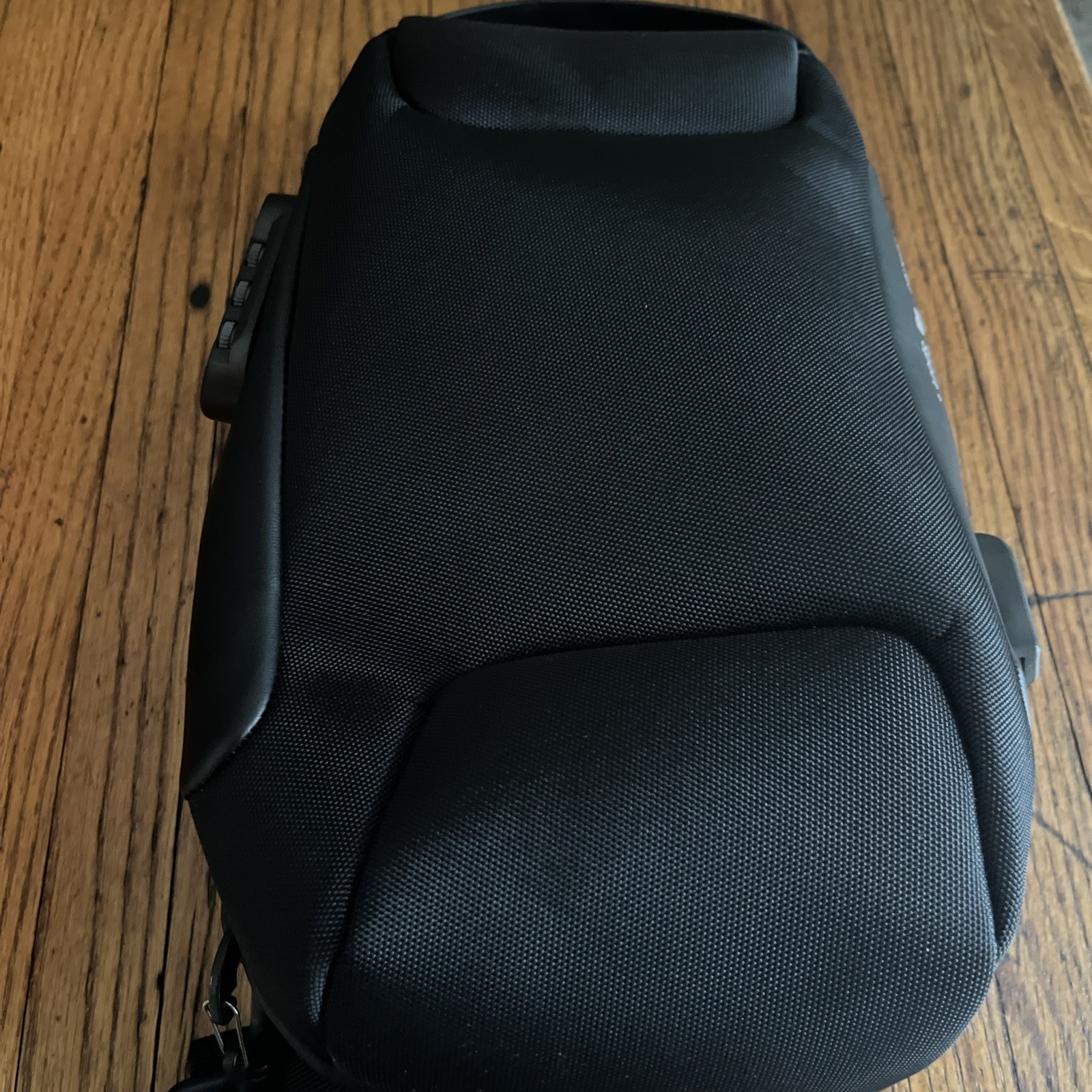 Weixier Men’s Crossbody Bag Shoulder Sling USB Oxford Bag Anti-theft Lock