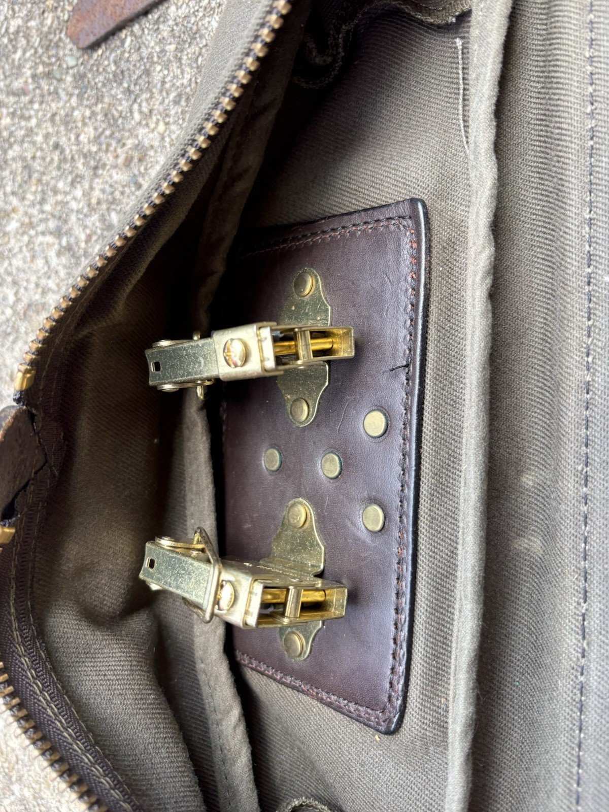 Filson Rugged Twill Garment Bag Otter Green Style 270 Leather USA Suitcase VTG