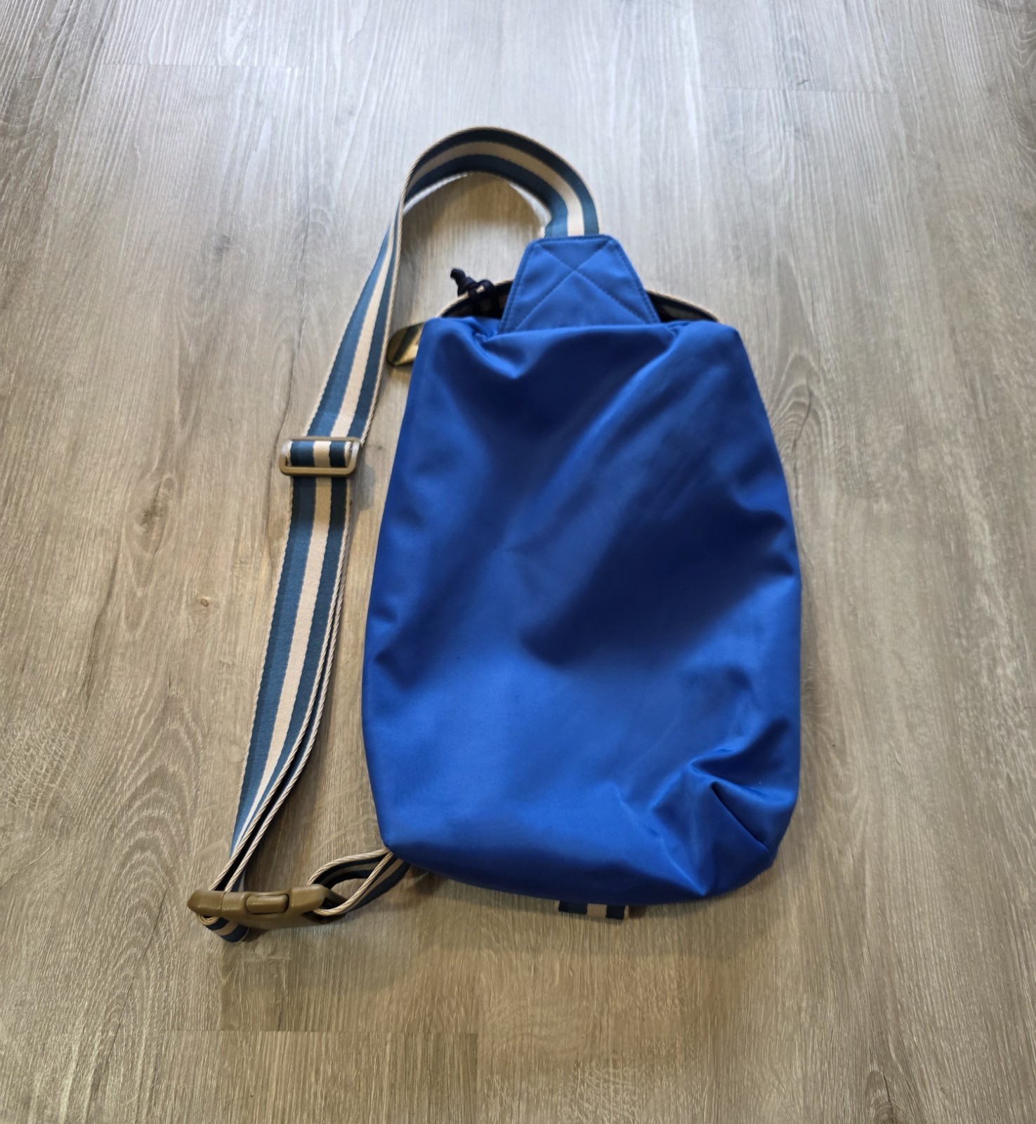 R.Riviter Reveille Shoulder Nylon Bag 12″ X 8″ Hiking Outdoor Unisex Conceal