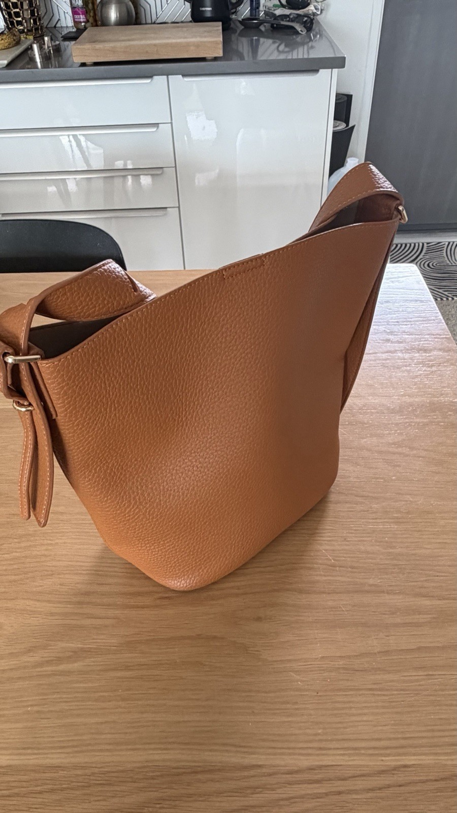 Hobo Camel Handbag. Vegan Leather