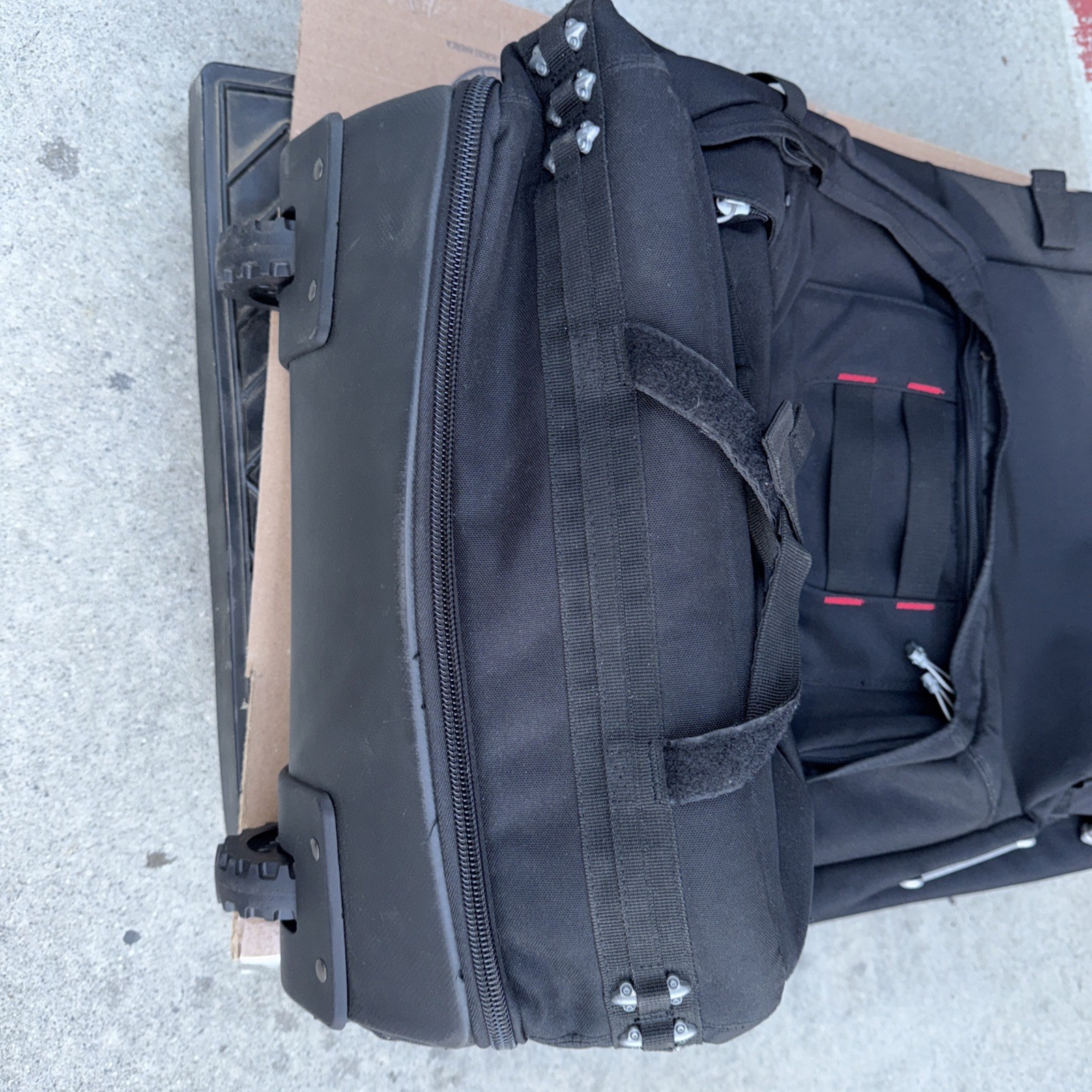 Oakley AP Tactical Field Gear Roller Carry On Core Black Zipper Luggage,