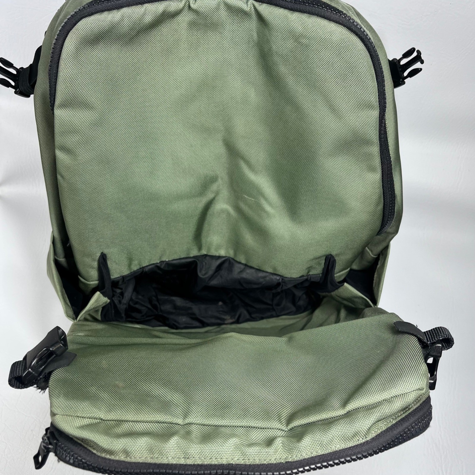 Lululemon Cruiser Backpack Sage Green Olive Multi Pocket Commuter Bag OS