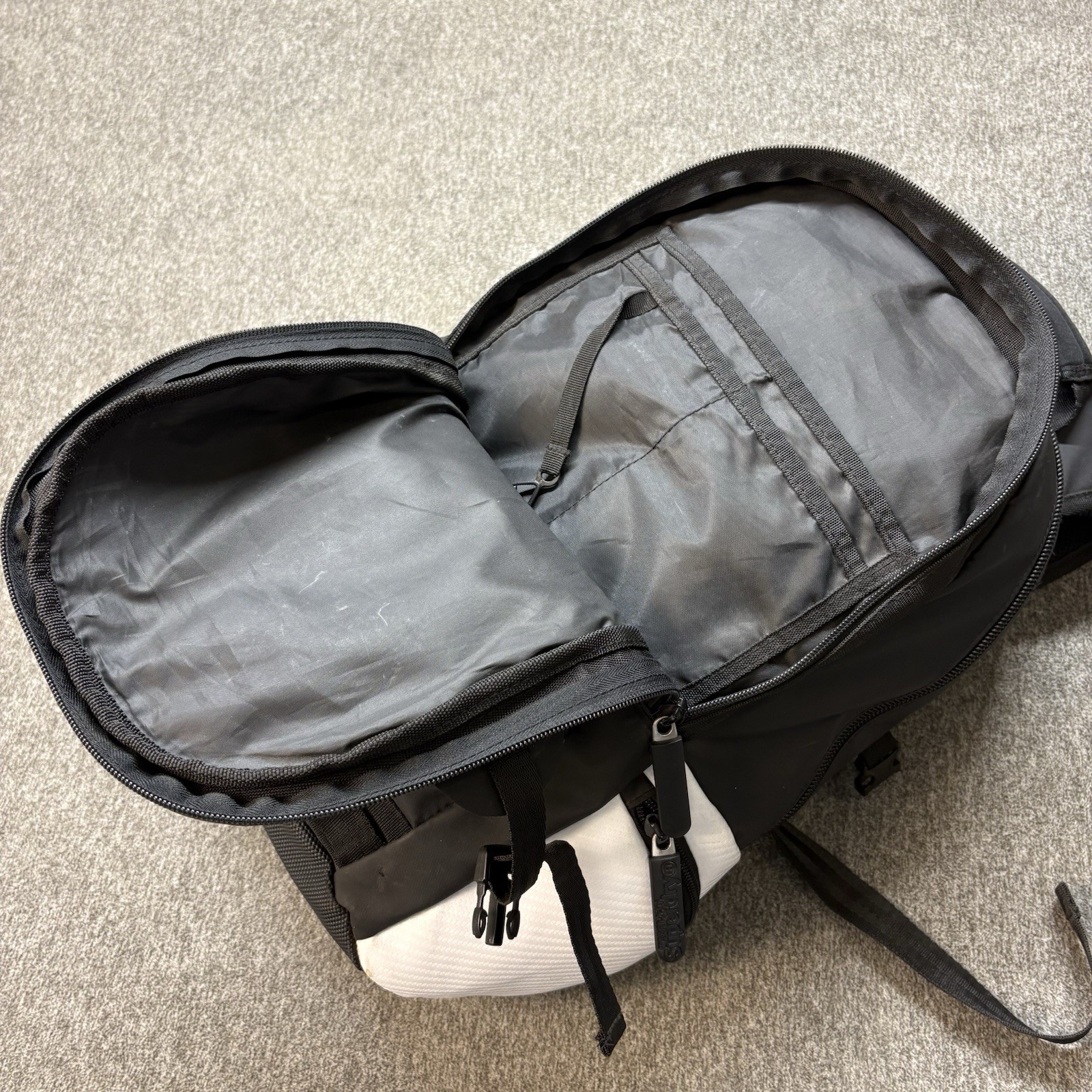 Superdry White Tarp Tech Backpack Travel Sport School Laptop Bag 21L Water Zip