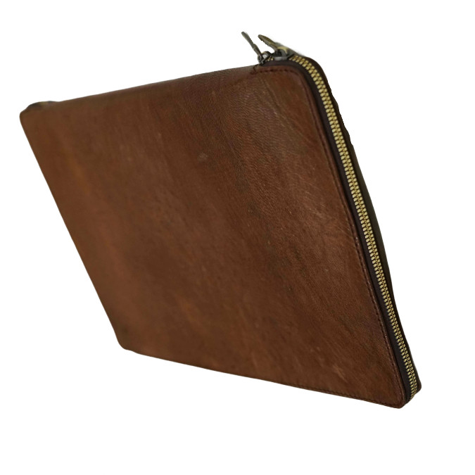 Minimalist Handmade Leather Tablet Bag – Slim iPad & Laptop Sleeve
