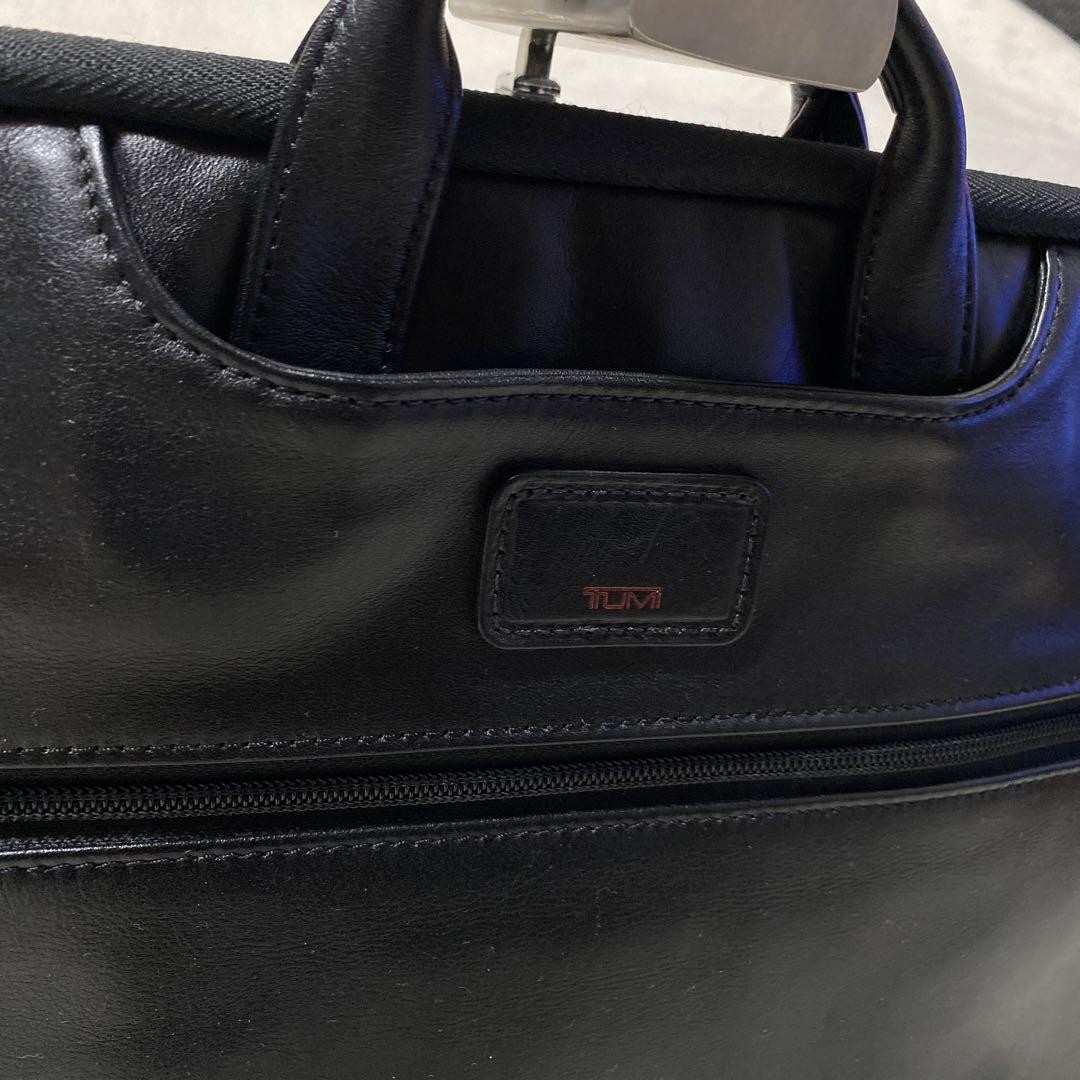 Tumi Leather Carry On Bag Briefcase PC Sleeve 43cmx32cm 17x13in Black