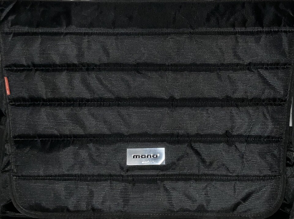 MONO EFX SERIES THE KONTROLLER CLASSIC MESSENGER BAG, BLACK UP TO 17” Laptop