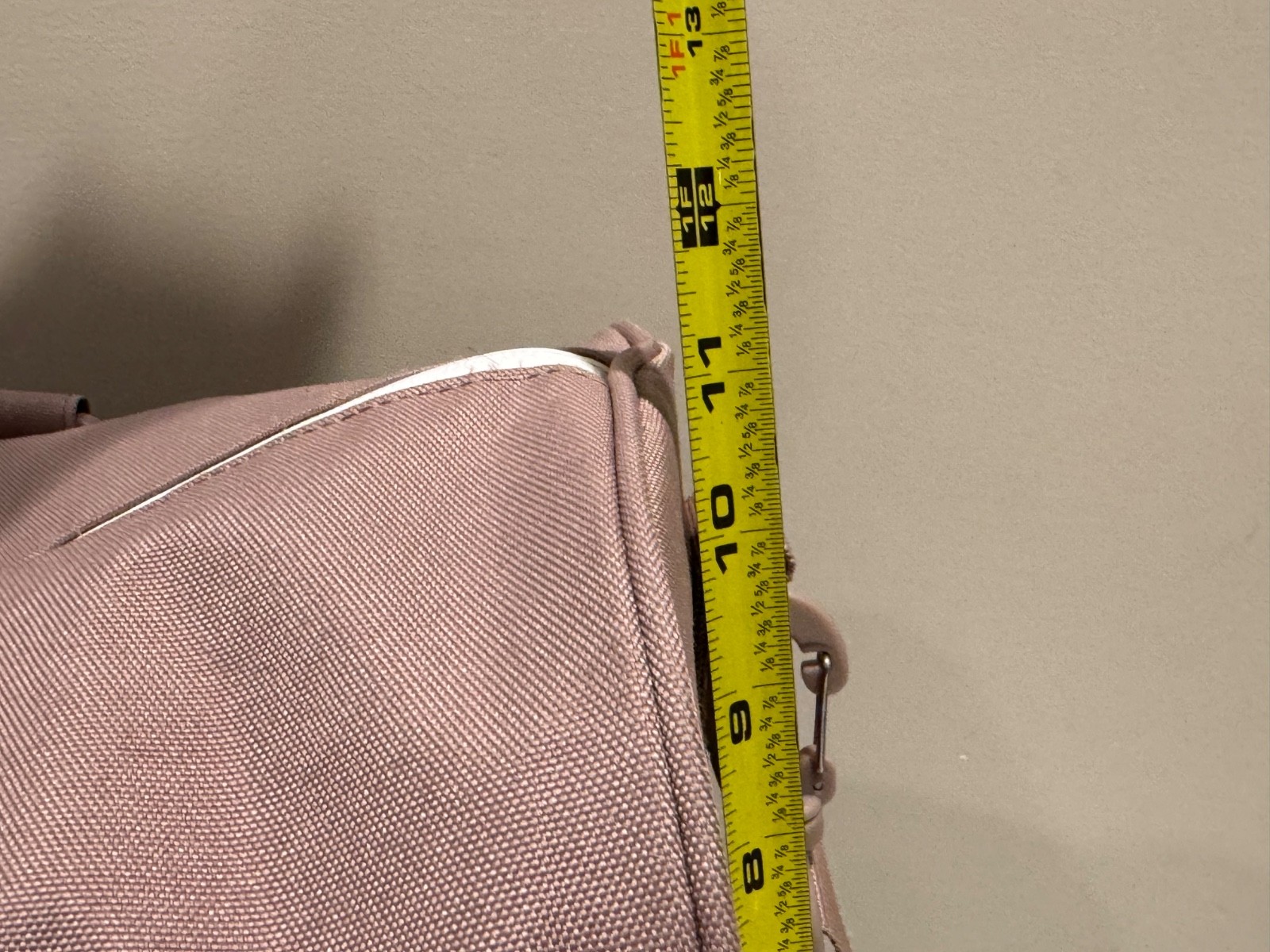 Herschel Supply Novel Duffle Bag Ash Rose / Pink Travel Bag 11.75 x 20.5 x 10