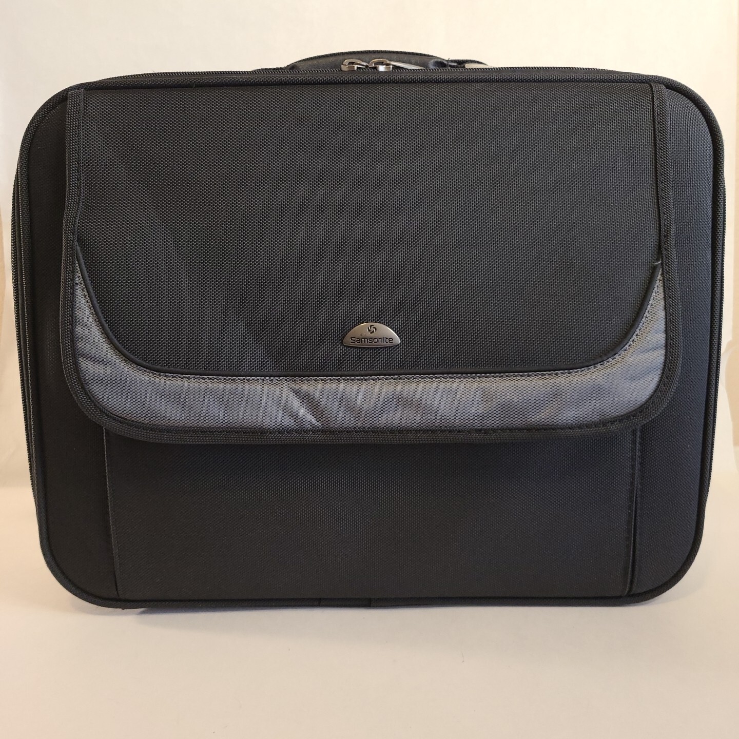 Samsonite Classic Laptop Brief Bag Carrying Case for 17″ Lap Top OBO