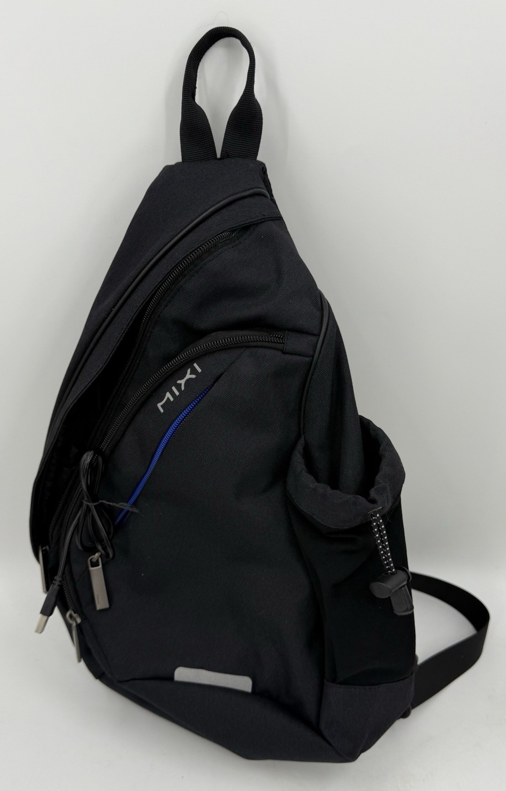 Mixi Sling Backpack with USB port Black Nylon 17 inches New Type M5225 USED 1x