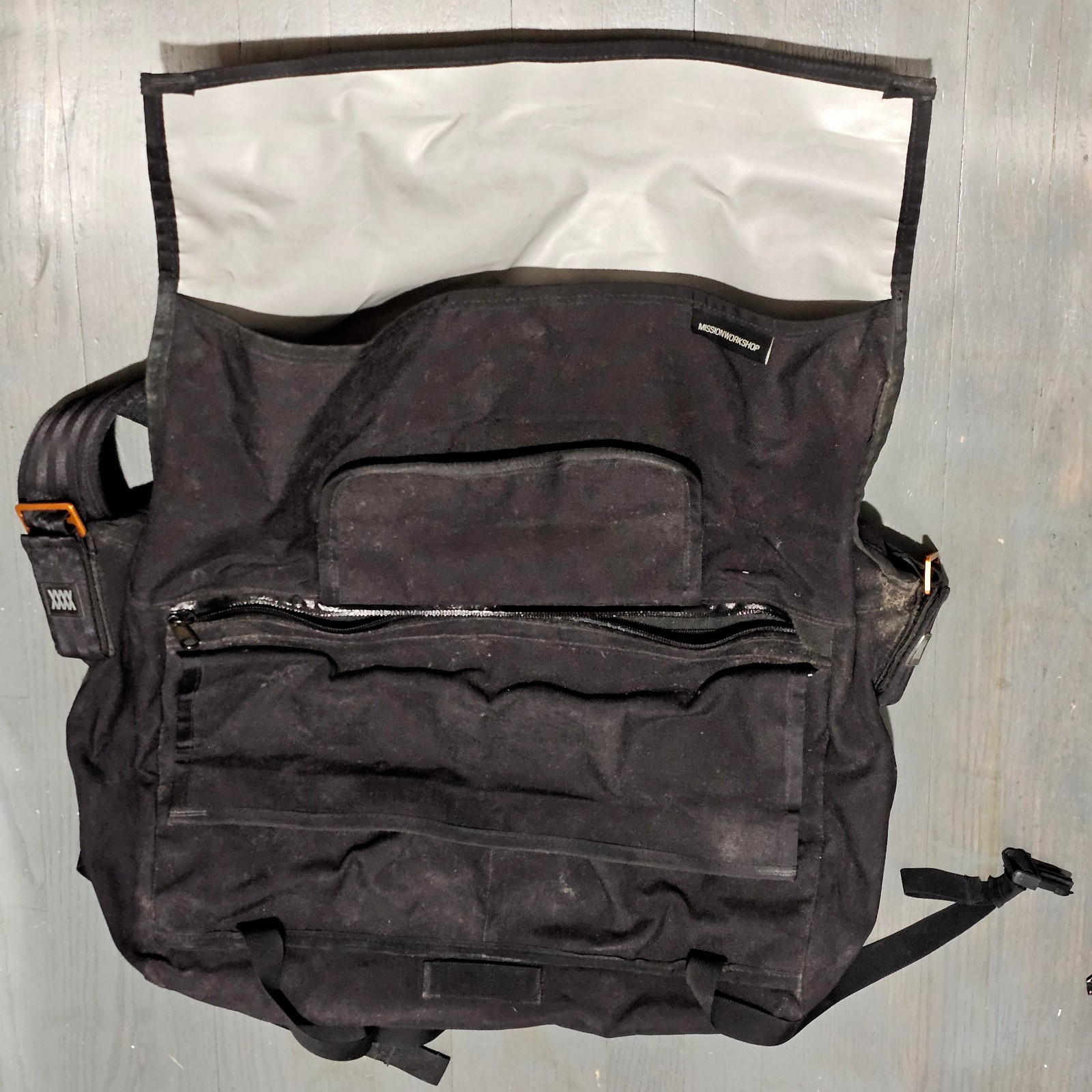 Mission Workshop SHED Black Messenger Large CARRY-ALL Commuter Waterproof Bag