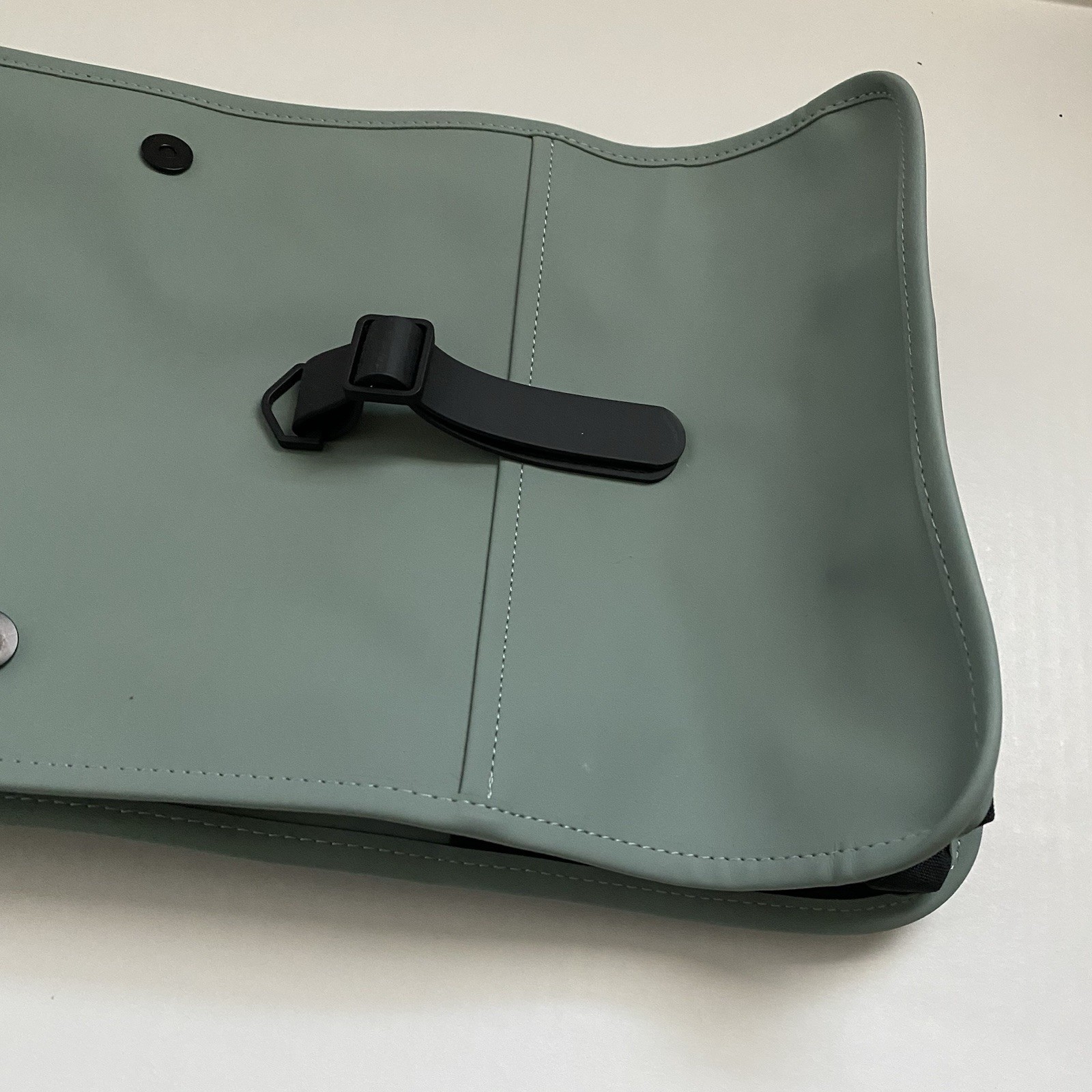 Rains Backpack Mini Unisex Green Waterproof Bag w/ Magnetic Flap 16x11x4 EUC