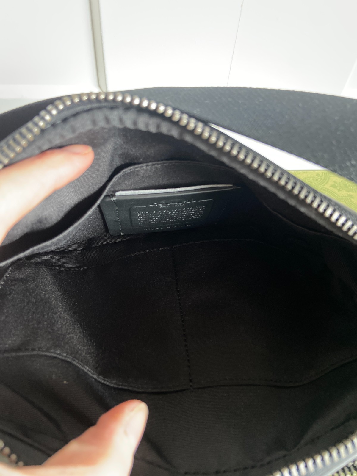 COACH #C4148 Graham Men’s Camera Shoulder Bag – Smooth Leather