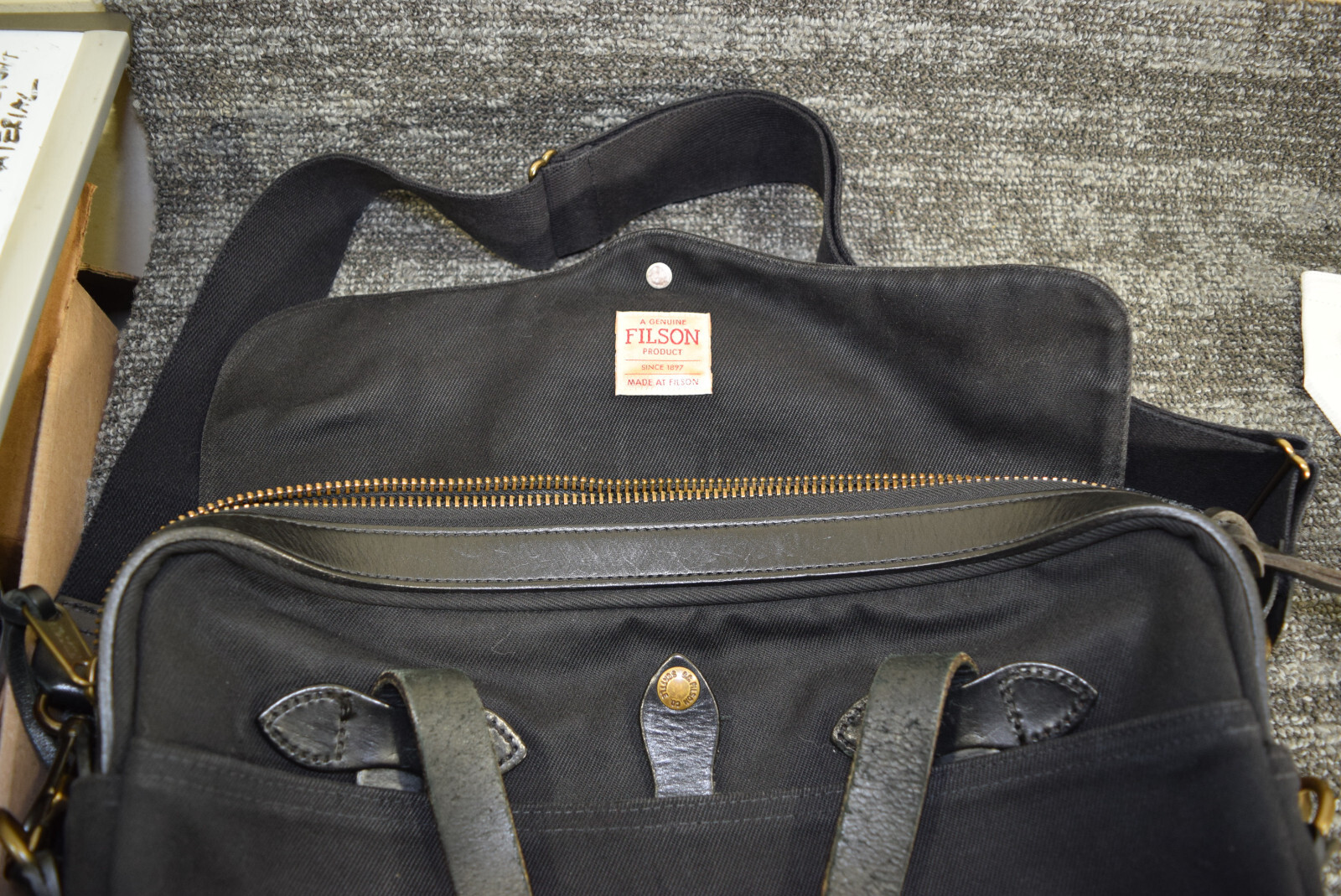 Filson HEAVY DUTY Canvas Leather Briefcase 70256 Comfort Wide KNIT Strap Black