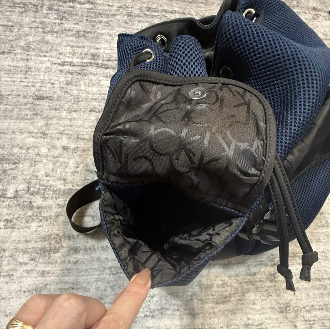 Calvin Klein Flap Top Flap Black/Blue Fabric Weave 18″ Backpack Pockets Logo