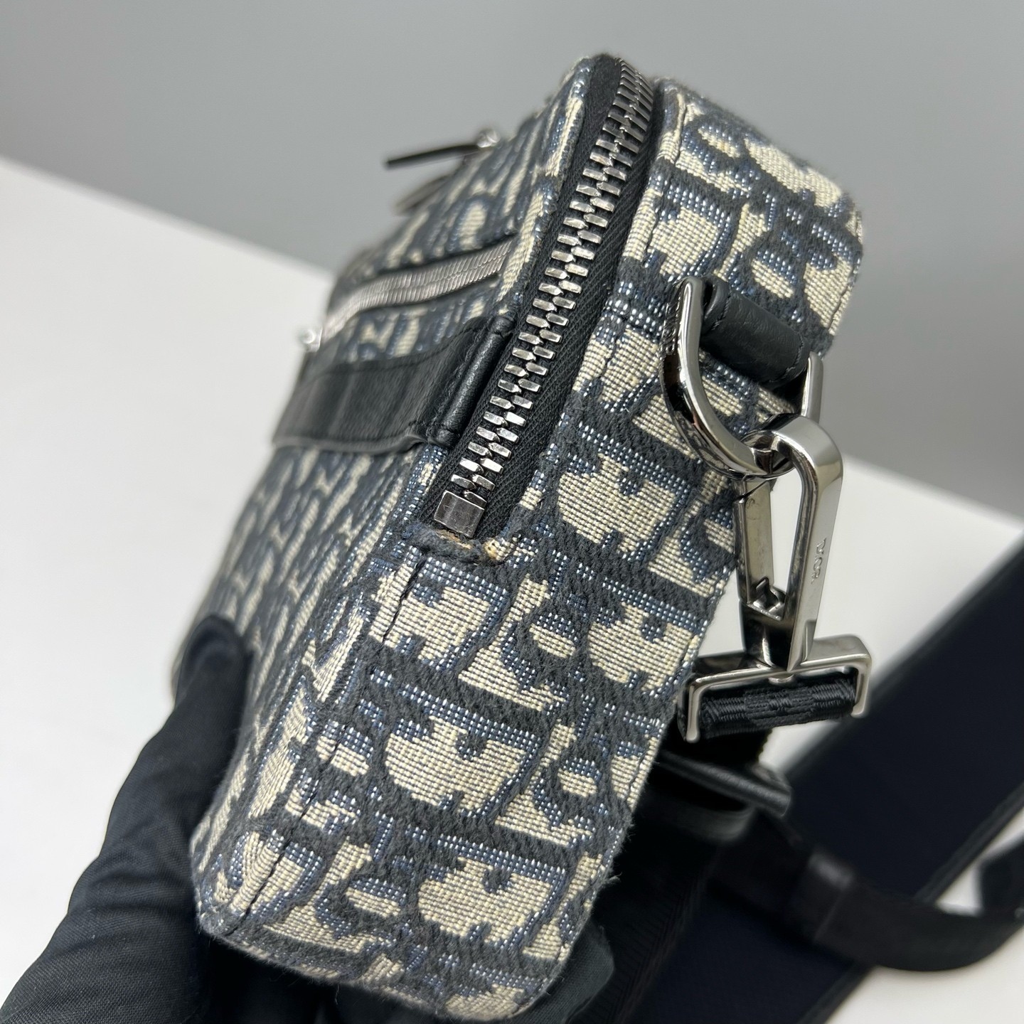 Dior Pre-Owned Authentic Oblique Messenger Bag Monogram 22x15x5cm