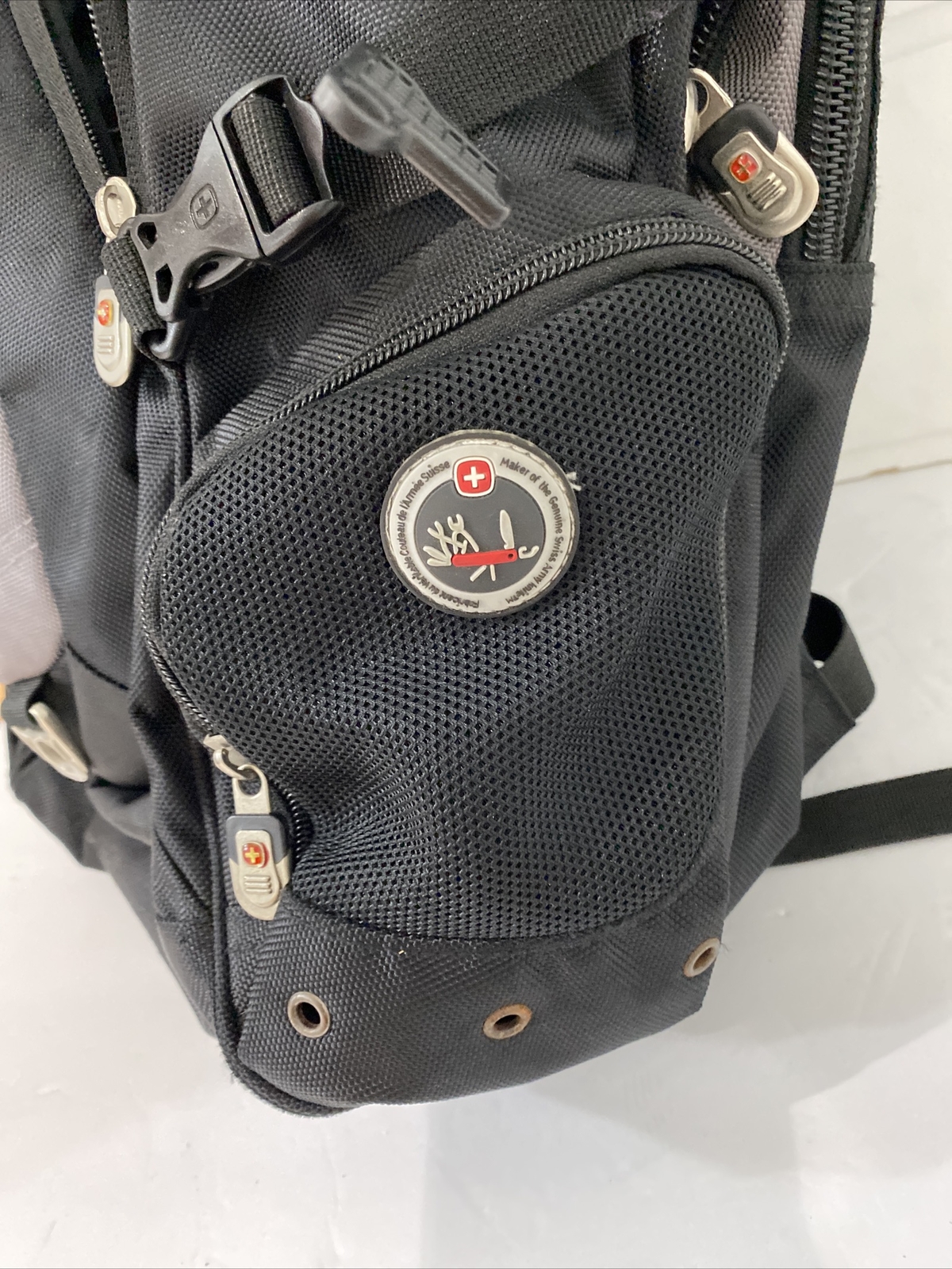 Swiss Gear Multi – Pocket Airflow Cushioned Backpack Black/Gray Travel School