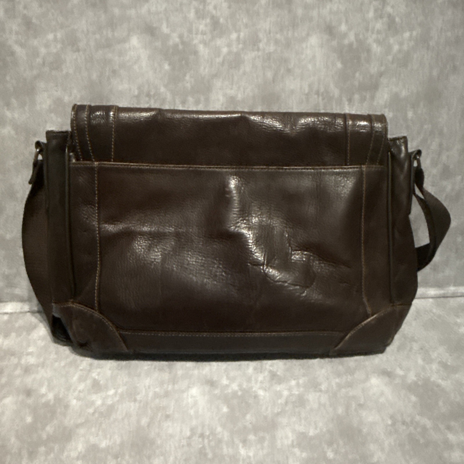 Wilsons Leather Messenger Bag Mens Large Brown Crossbody Laptop Work Briefcase