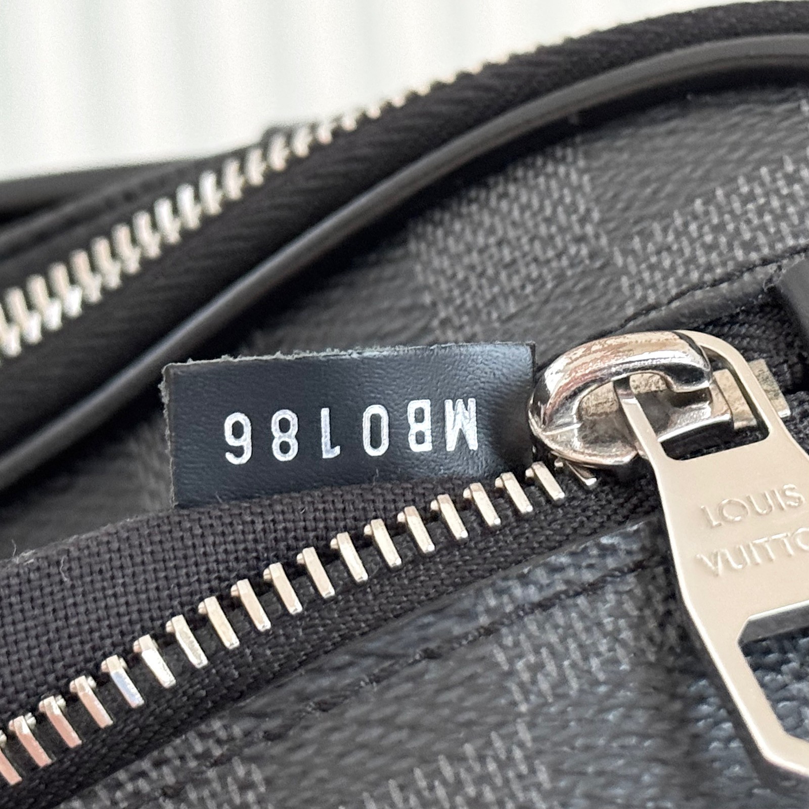 LOUIS VUITTON N41289 Ambler Damier Graphite Canvas Sling Bum Body Bag MB0186