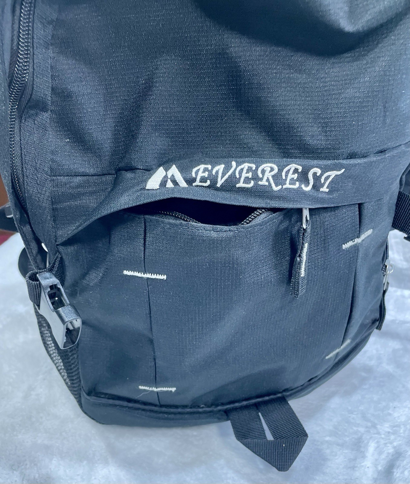 Everest Backpack Black 16″x12″x8″