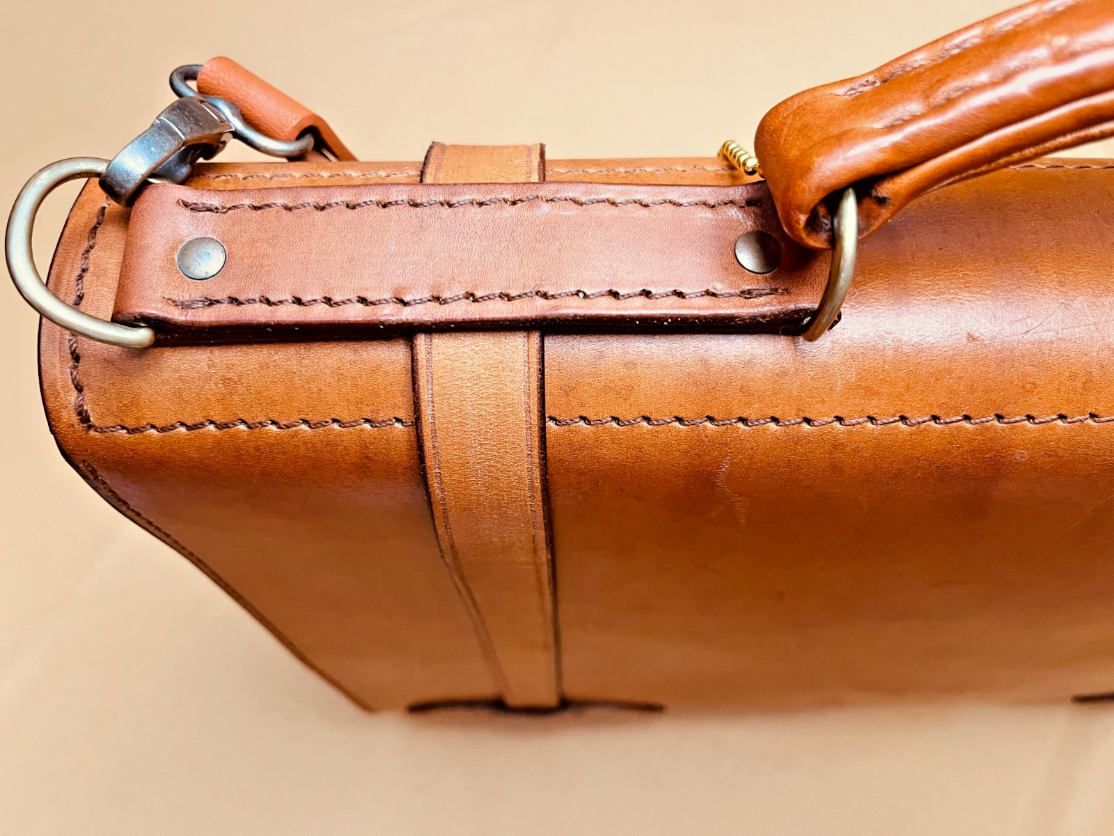 MACKENZIE “OFFICERS” Tan Bridle Leather Briefcase / Messenger Bag – SCOTLAND