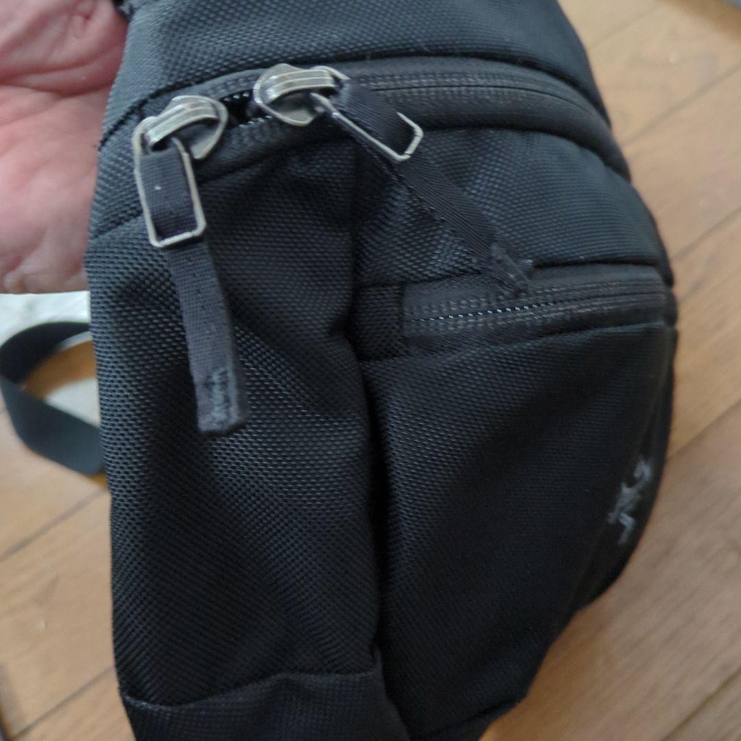 ARC’TERYX Black Shoulder Bag Unused Compact Crossbody 18x24cm