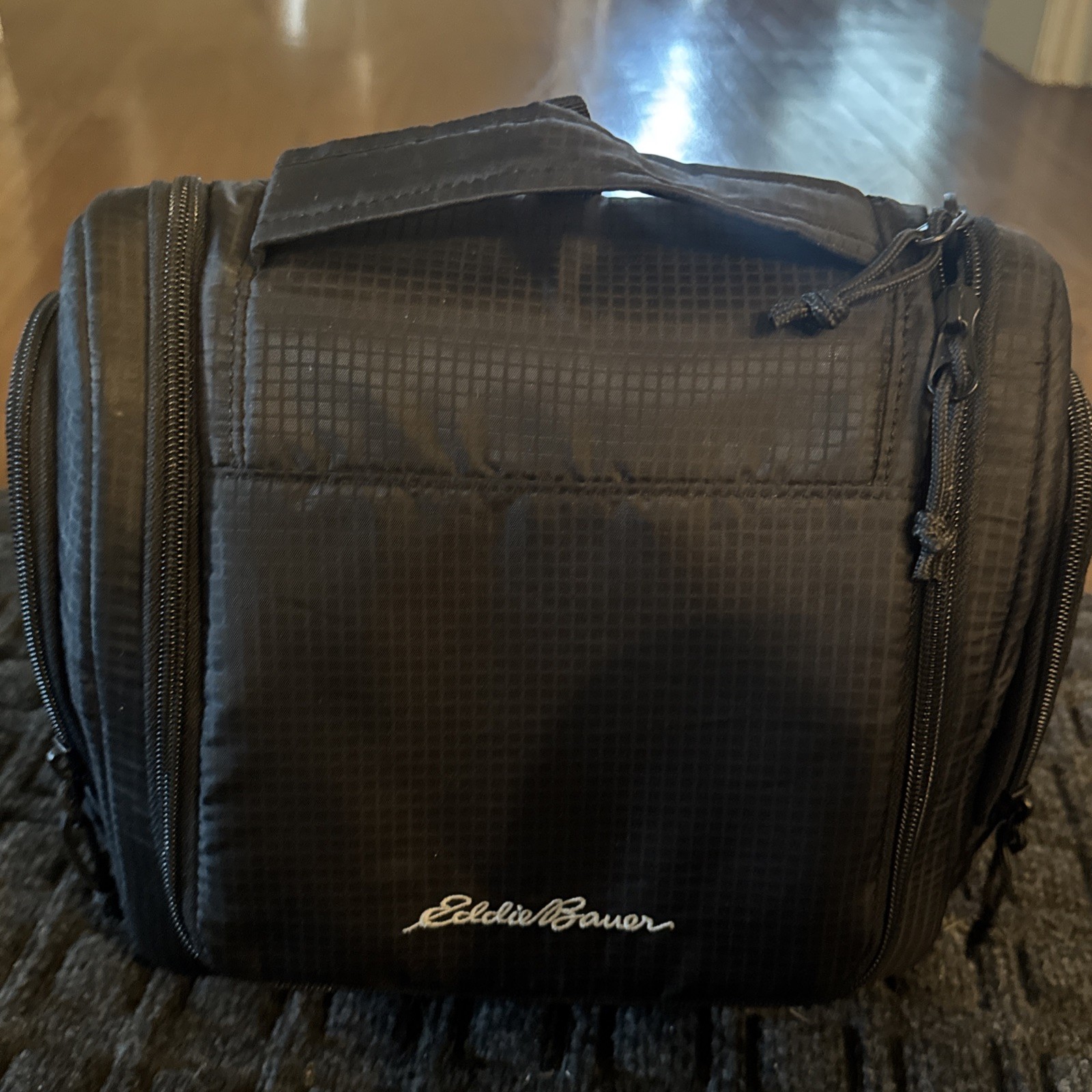 Eddie Bauer Quilted Nylon Black Hanging Toiletry Bag Dopp Kit *Great*