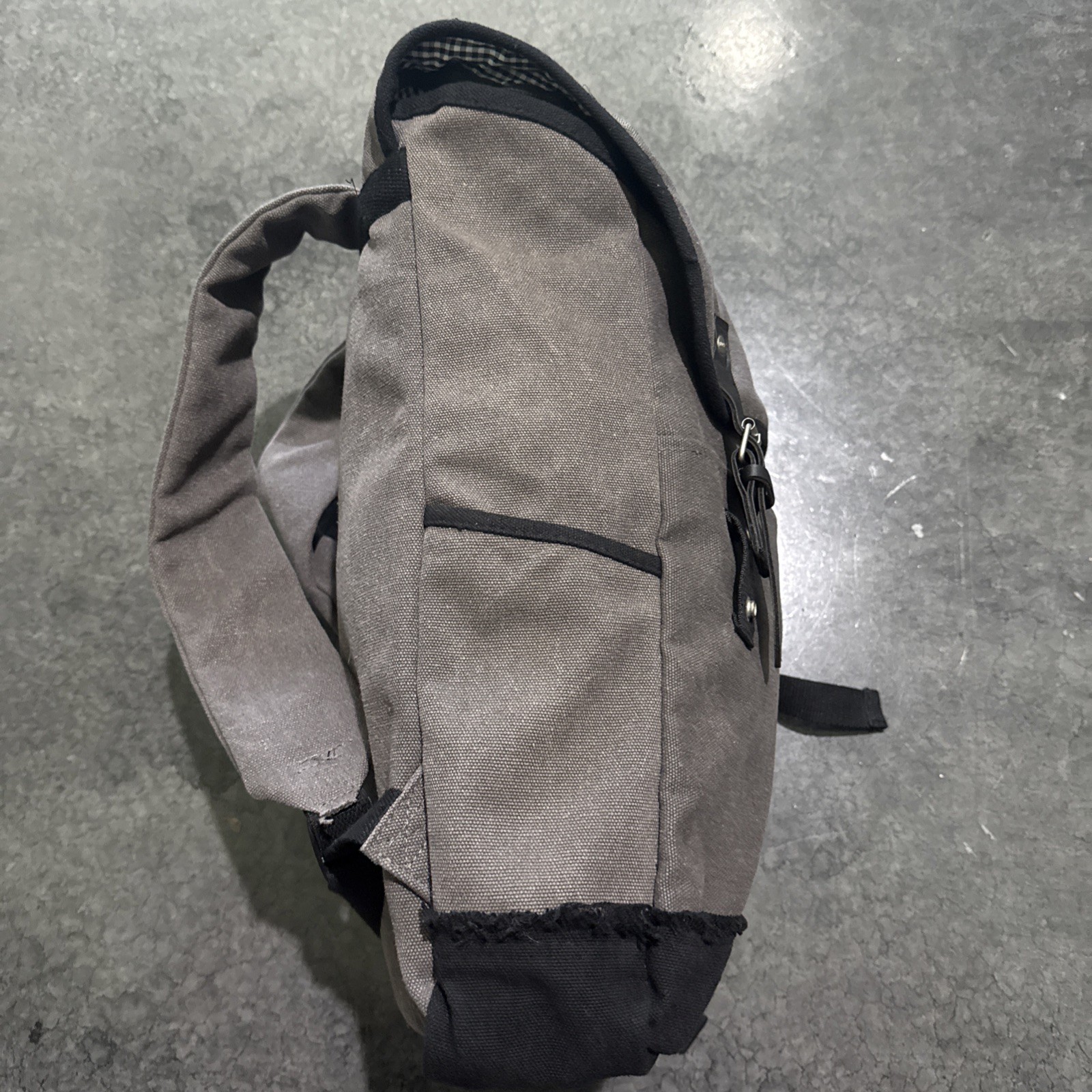 Leeds Field & Co Hudson Backpack Canvas Bag Grey Black