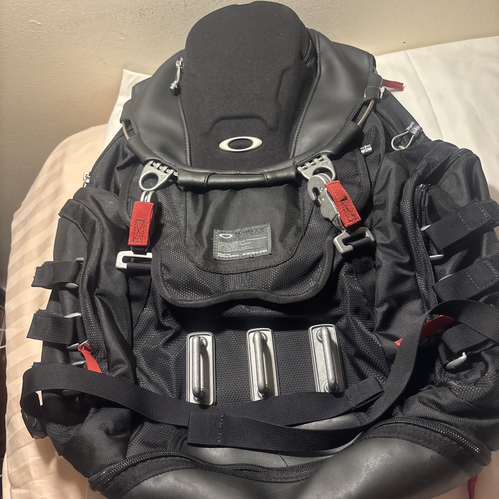 Oakley Tactical Field Gear Men’s Backpack Stock No 20-Sy242-B