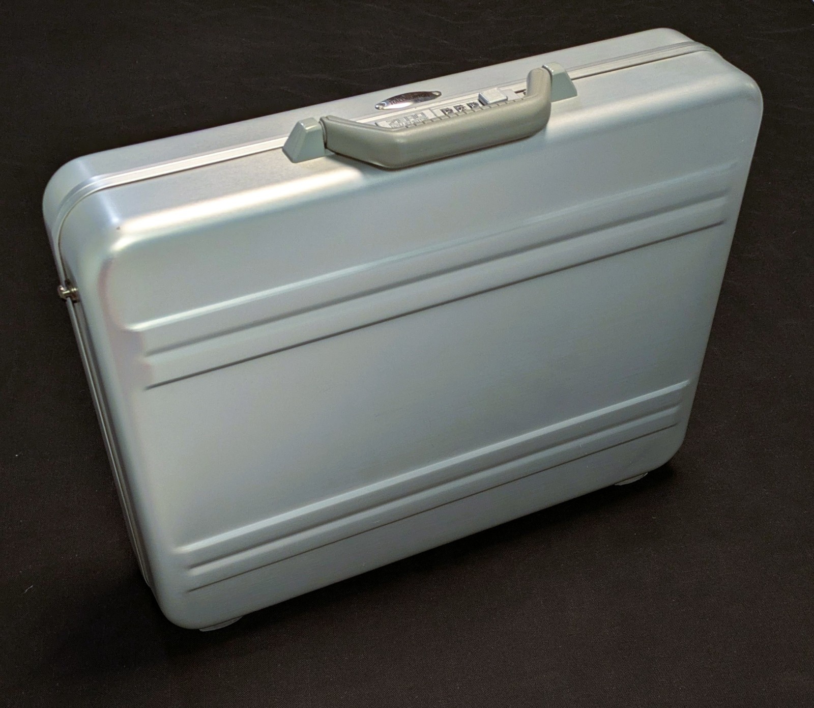 Vintage Zero Halliburton Aluminum Attache Laptop Case – 18 x 13 x 4 Dial Lock