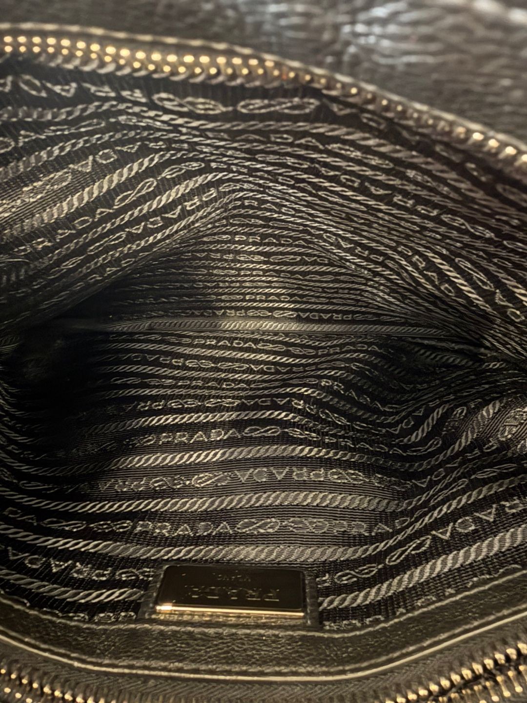 Prada Vitello Leather Crossbody Bag (2VH019) 151645554 [P]