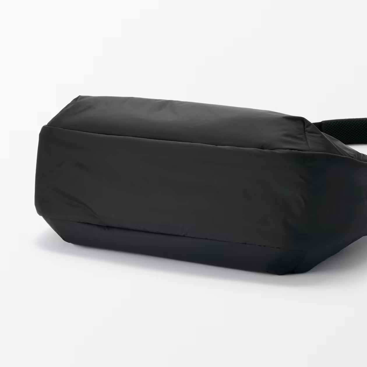 MUJI Water-Repellent Padded 2-Way Sling Bag 15-Litter Shoulder Unisex NWT