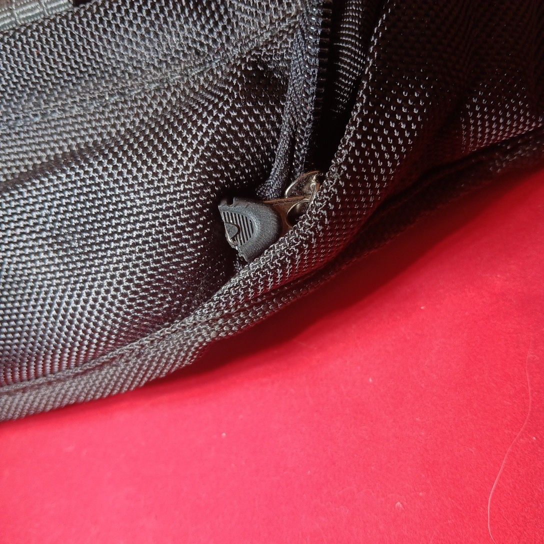 Oakley AP Tactical Roller Bag Clip …excellent shape, broken zipper pull