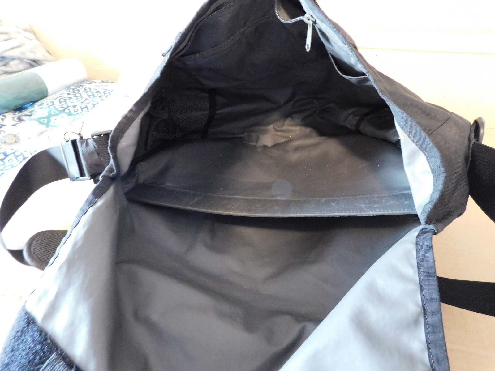 Timbuk2 Classic Messenger Bag, Jet Black, Cordura Canvas Laptop Bag