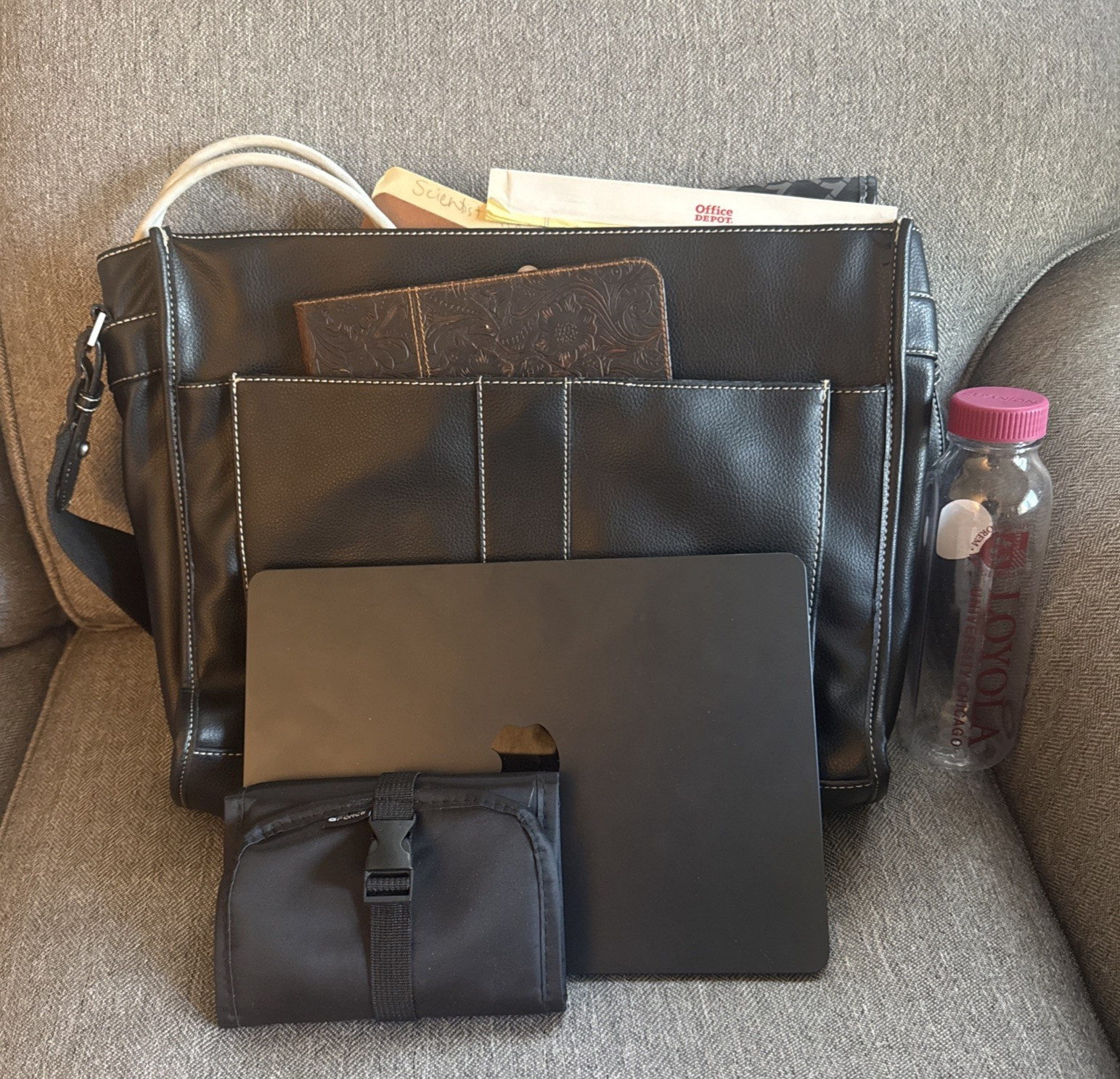 Kenneth Cole Reaction Black Messenger Bag Laptop Work Briefcase Tech Satchel EXC