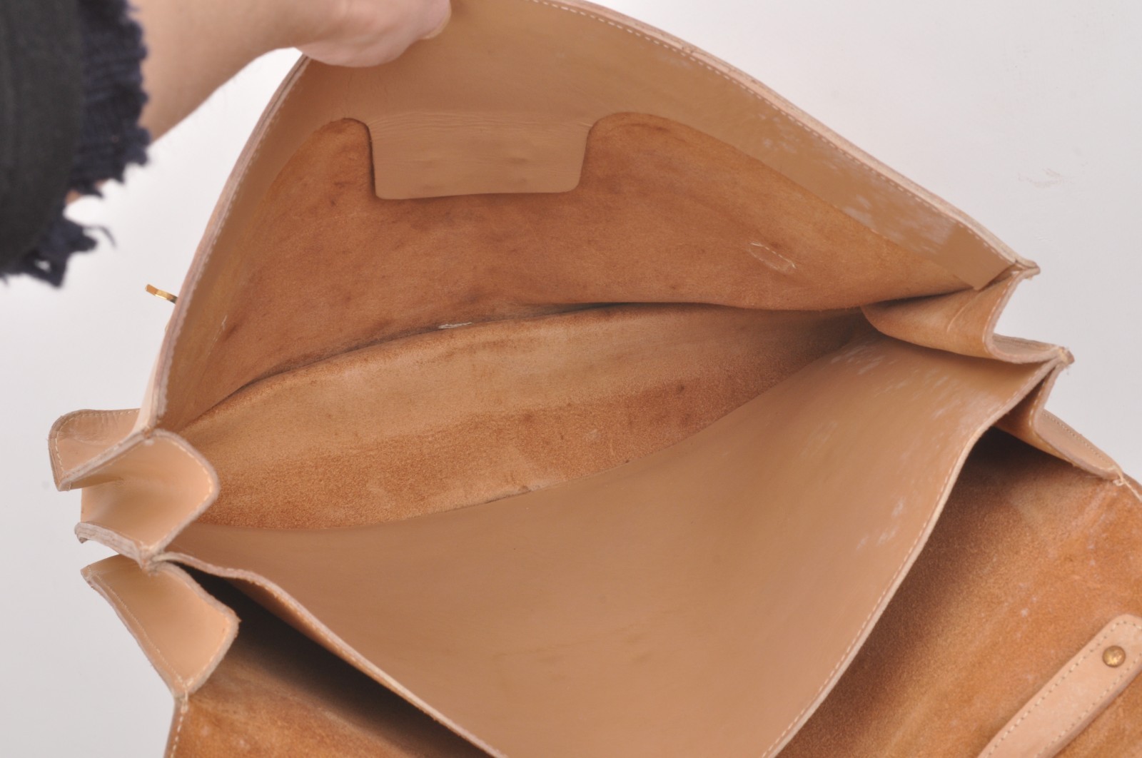 Burberry vintage tan leather briefcase bag