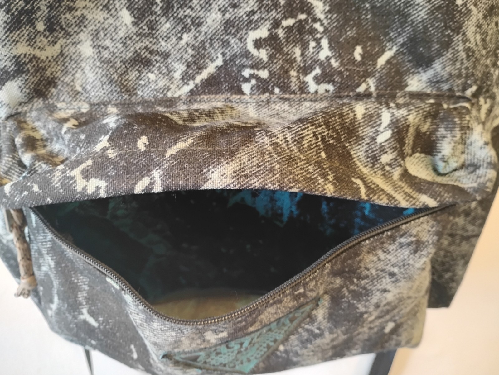EASTPAK Backpack Made In USA Triangle Logo Acid Wash Neon Blue With Grey