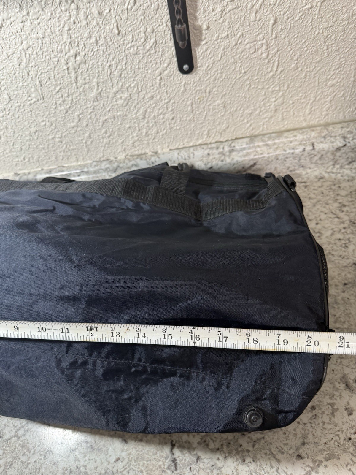 TRUE VINTAGE 90s HARLEY DAVIDSON AN AMERICAN LEGEND BLACK DUFFLE BAG Read