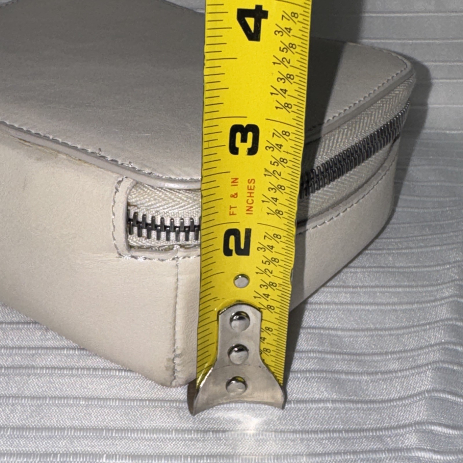 This Is Ground Leather Zip Travel Cord Organizer Case, Cream Made In Italy Used