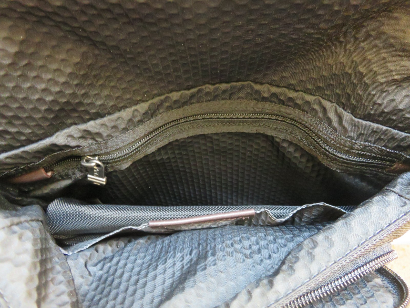 TUMI Alpha Bravo Beale Mini Messenger Bag Black Ballistic Nylon Crossbody 22371