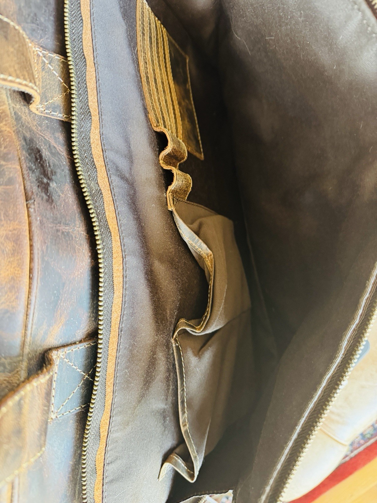 KomalC Full Grain Leather Messenger Laptop Bag 18” Brown Distressed Briefcase EC
