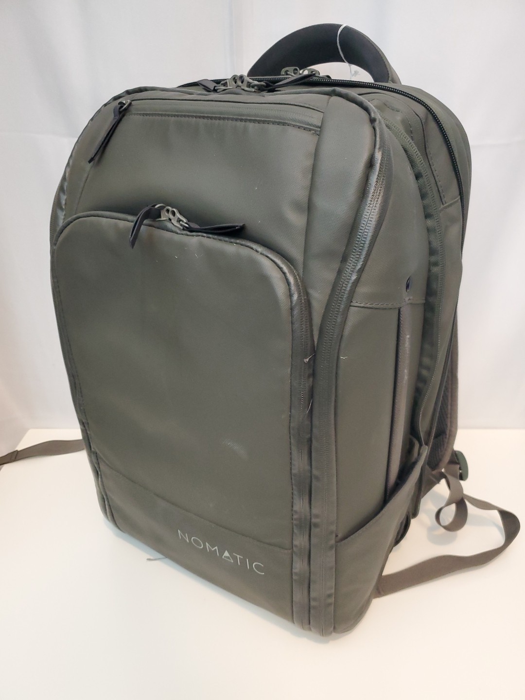 Nomatic Travel Pack 20L, Expands to 30L, Olive Color, Good Condition, $349 Value
